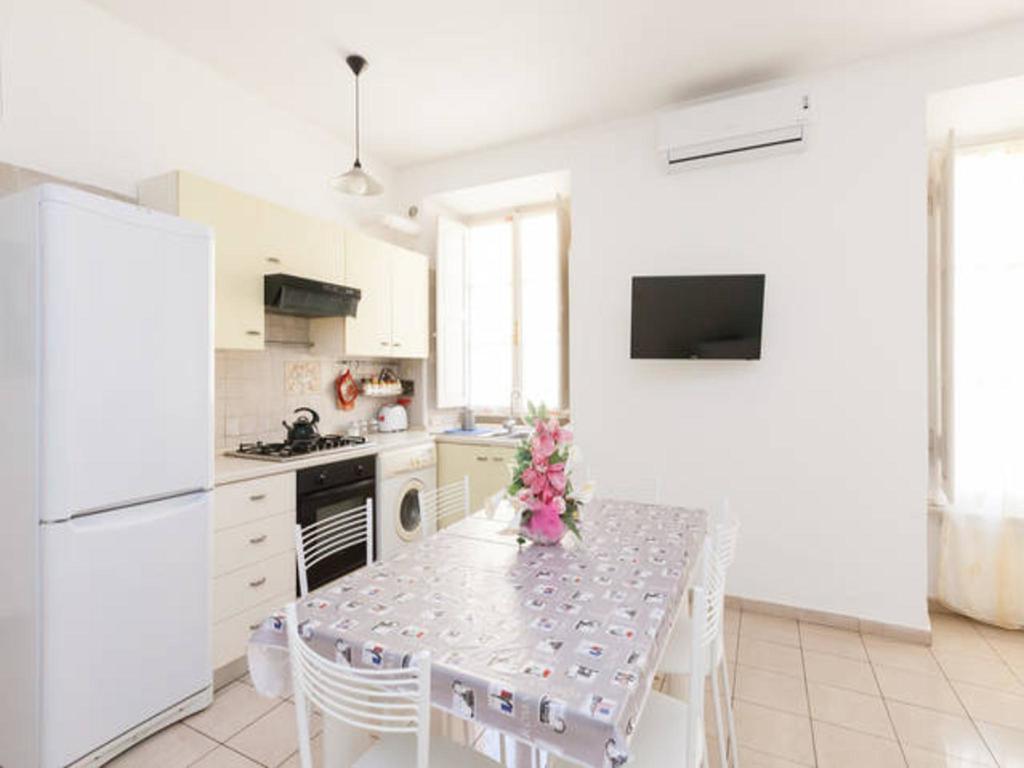 65m² 2 slaapkamer, 1 privé badkamer Appartement in Vaticaan Rome Kamer foto